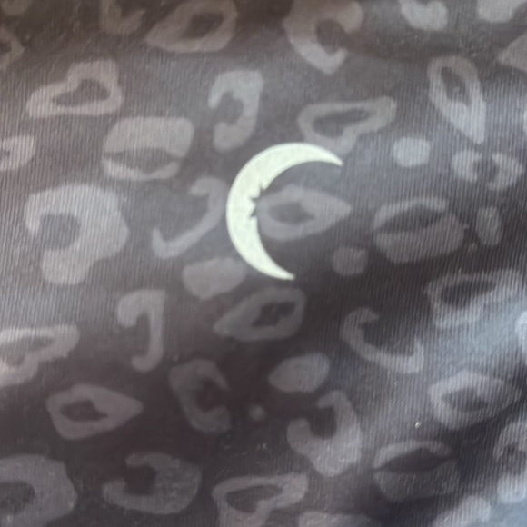 Zyia Active light and tight Ombré Animal print leggings, size 2 - Picture 6 of 6